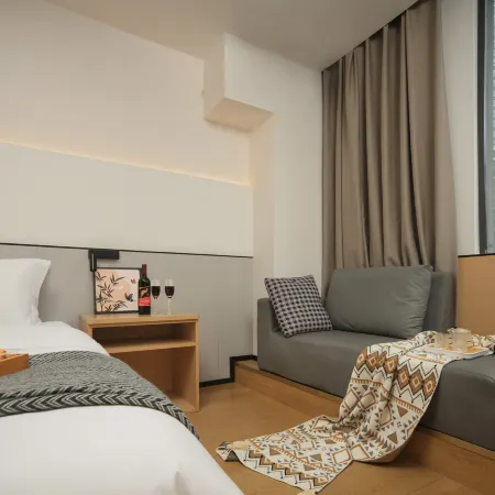 Laixi Hotel Отели рядом с достопримечательностью «Стадион «Датяньвань»»