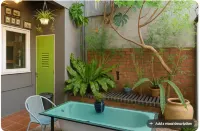 Knocknock70s Home Courtyard Garden, Jonker Parking Hotels in 