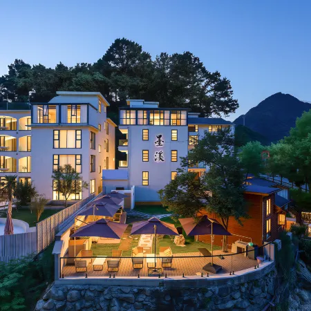 Moxi Homestay (Laojunshan Cloud View cableway store)