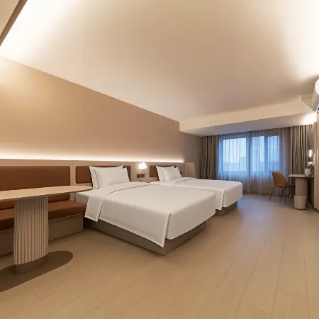 Homeinn (Tieling Yinzhou District Tieling Station Branch)
