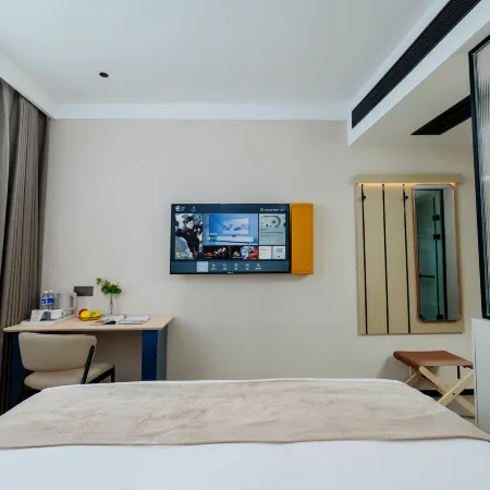 Ezzi Hotel