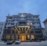 Lavande Hotel (Zhuanghe Xiangyang Road) - parking