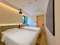 Caroline E-sports & Audio Visual Hotel (Tangshan Aegean Branch) - parking