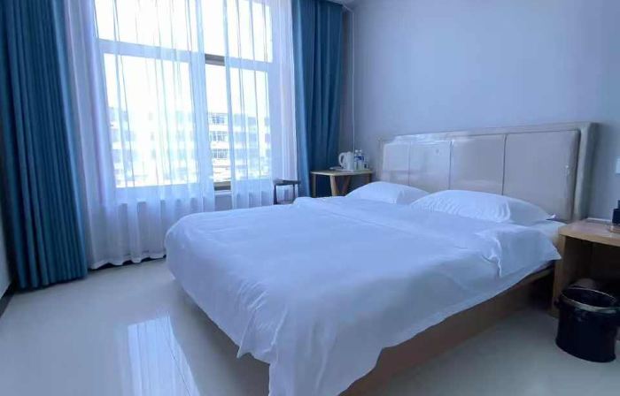 Lingshou Yueting Hotel