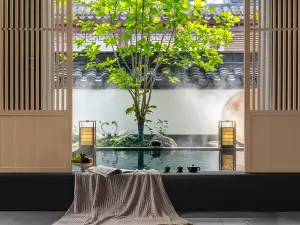 万繕温泉ホテル（湖泉生態園度仮区）
