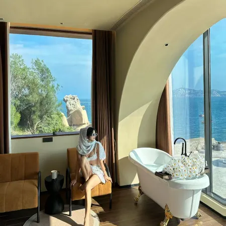 Dazzling·Yueqinhai Resort