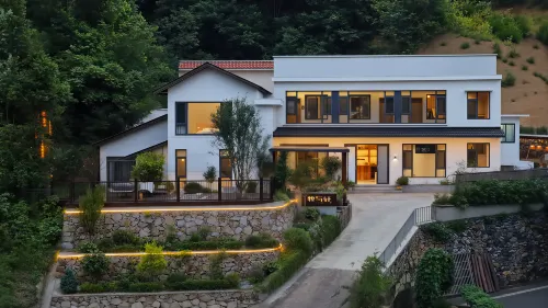 Lushan Muyuxu Homestay (Lushan Scenic Area Dishuidong Branch) - Pools