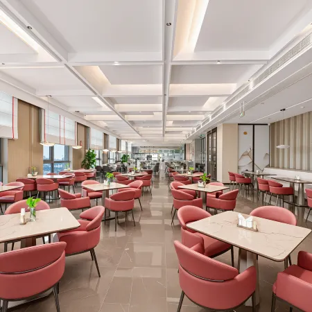 Jingmao Hotel (International Glasses City Danyang Railway Station)