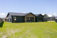 Luxury and Comfortable Modern House in Taupo -  Holiday Villas