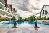 Java Hotel - Pools