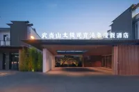 Wudang Mountain Tai Chi Guanyi Hot Spring Resort - Pet friendly