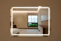 Wellington Yingyue Hotel (Guilin Two Rivers and Four Lakes Elephant Trunk Hill) - 2-Star