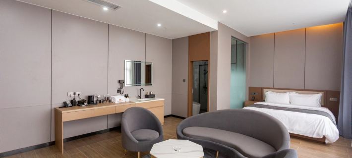 Banyan Tree International Hotel Hotele w: Powiat Zitong