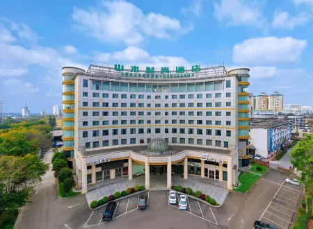 Shanshui Trends Hotel (Universiade Sports Center) Отели рядом с достопримечательностью «CPC Chengdu Longquanyi District Committee Party School»