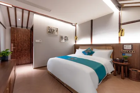 Yuan Liansheng Sanji Homestay (Fuchunjiang Branch) Отели рядом с достопримечательностью «Dipucun»