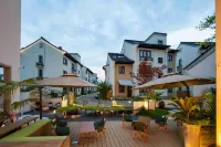 Joyful Lushi Hot Spring Resort