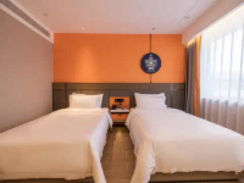 Liudingshan Cultural Hotel Hotels near Zhengjue Temple