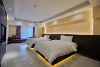 Hotels in Xining Boling