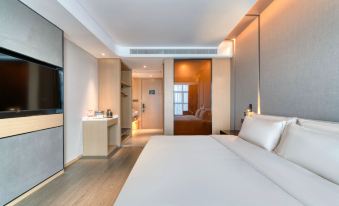 Tongxiang Qingfeng South Road Atour Hotel