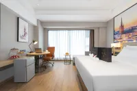 Vienna International Hotel (Guiping Xishan Scenic Area Beijiangwan Branch)
