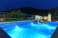 Yudao Homestay (Xiaowu Shitang Branch) - Pool