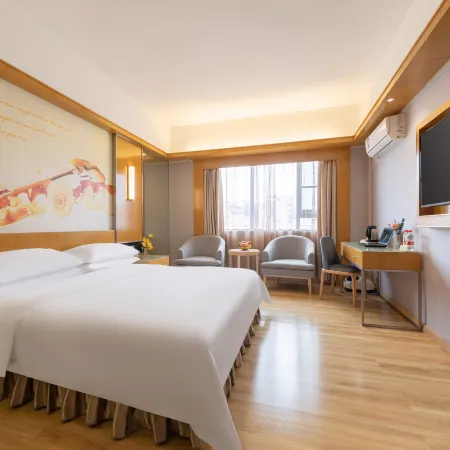 Vienna Hotel (Renhe subway station store of Guangzhou Baiyun International Airport) Hotels in Guangzhou