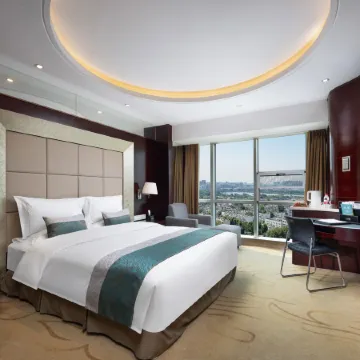 Zhonghao Grand Hotel Отели рядом с достопримечательностью «Озеро Дамин»