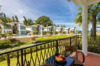 Vannee Golden Sands Beachfront Resort - Bergblick