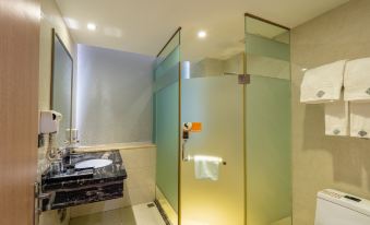 Chonpines Hotel (Shenzhen Gongming Plaza Honghuashan Sports Center Store)