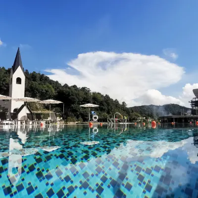 Banshan Banshui Resort Hotels near Ningbo Wulong Pond