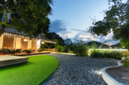 Guangzhou Gengshan Book House Homestay Hotels near Sanbaidong Forest Resort