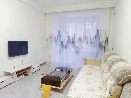 Baoqing Orange Family Homestay Отели в г. Баоцин