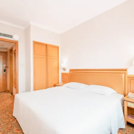 Golden Crown China Hotel