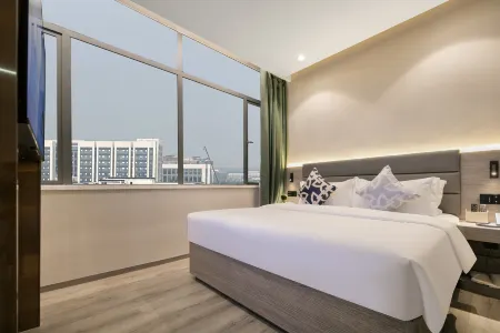 Palace Hotel (Wuhan Guanggu Financial Port Engineering University) Отели рядом с достопримечательностью «Wuhan Vocational College of Software and Engineering»