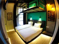 OYO 90899 Tube Hotel Melaka Hotels near Klebang Beach