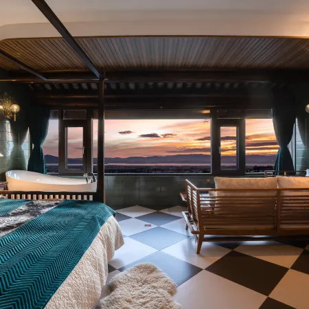 Yanxiu Mountain Residence