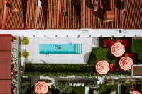 Hard Rock Hotel Madrid Hotels near Licores Cabello