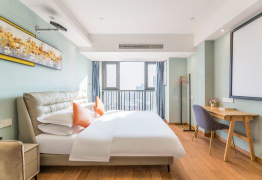 룽후 우지아오 톈지에 쇼핑몰