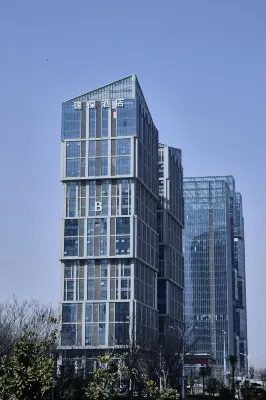 Rosewood Hotel (Zhoukou Yulin Smart Center Vocational and Technical College)