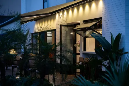 Chengdu Li Hotel (Sandao Hotel) Отели рядом с достопримечательностью «Sandaoyan»