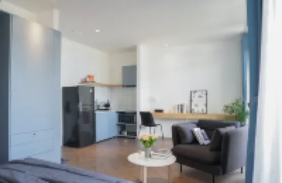 Express by M Village Dinh Cong Trang Hôtels à proximité de : Tran Hung Dao Temple