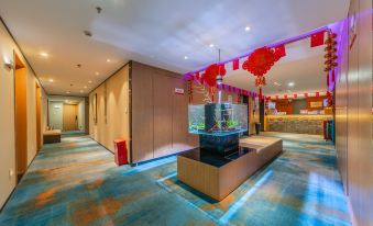 Shell Holiday Smart Hotel (Chengdu West Station Qingyang Wanda Branch)