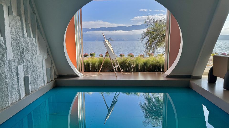 Sanseyunhe LuguLake Hotel
