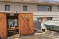 Lvxingji Light Luxury Hotel - Inns