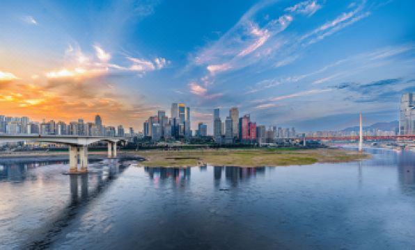 Yiduo Riverview Hotel (Chongqing Liberation Monument Hongya Cave)