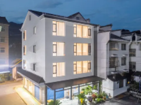 Tonglu Yueting Lanshan Homestay (OMG Heartbeat Paradise Store) Hotels near Chuiyun Tongtian River