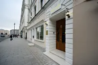 Dizajn Hotel Senator Hotel dekat GUM