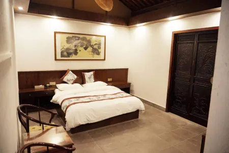 Longfengshan Ancient Town Ruixiangyuan Homestay Отели в г. Ичуань