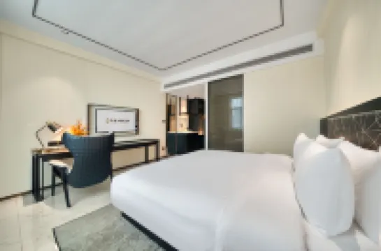 โรงแรมเคลลี่ · เอ็นแอนด์เอ็ม (สถานีรถไฟความเร็วสูงกุ้ยหลินเหนือ)