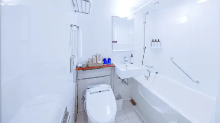 Mercure Okinawa Naha Отели рядом с достопримечательностью «Shuri Ryusen»